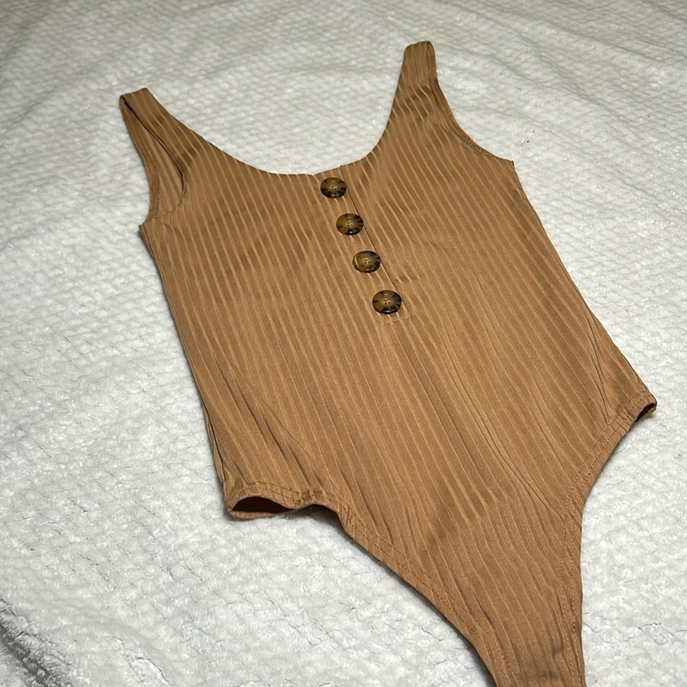 STREETWEAR SOCIETY - TAN BODYSUIT with Button Detailing - MEDIUM